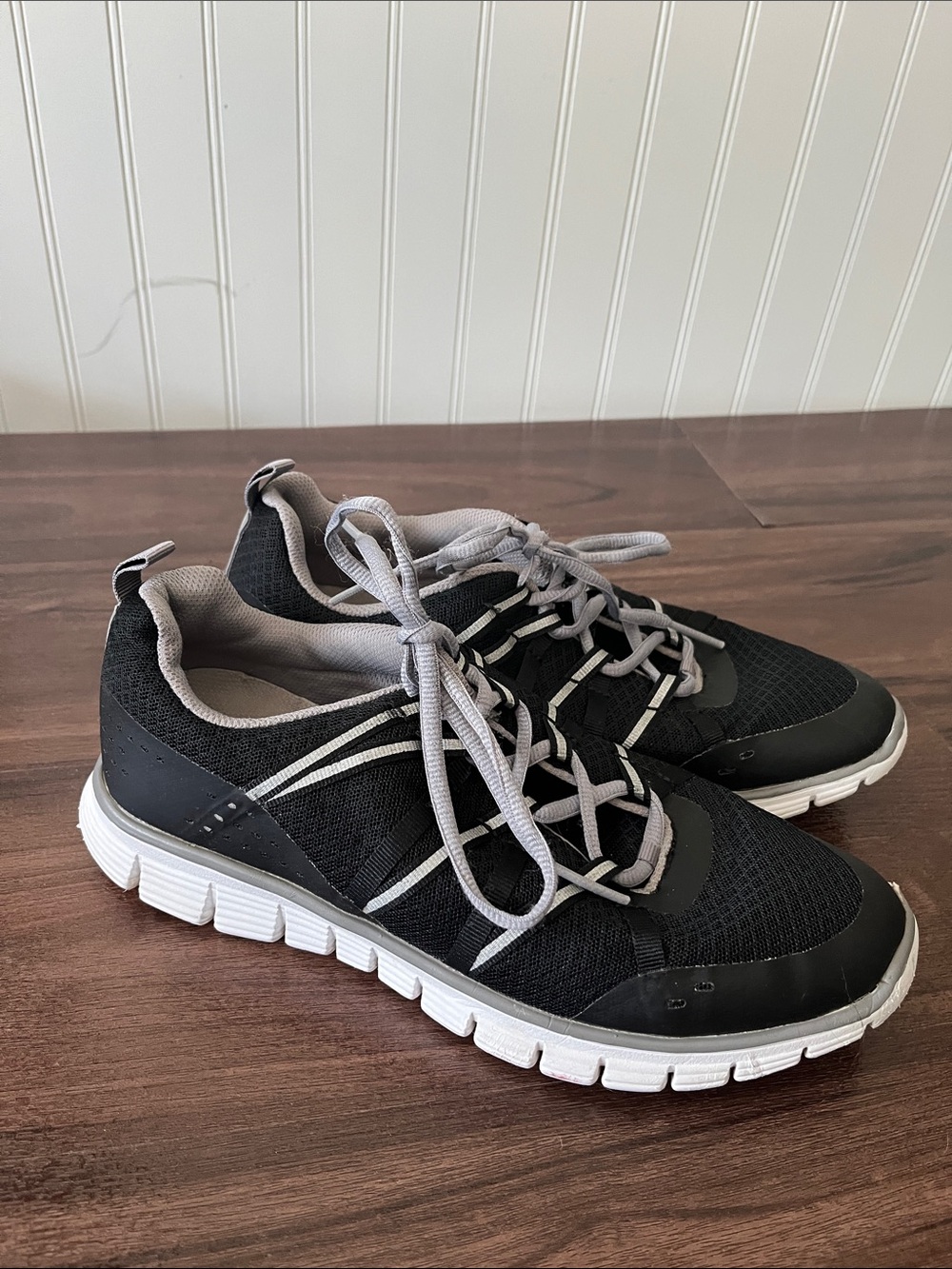 Zella Black and Gray Lightweight Athletic Sneakers